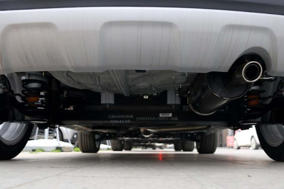 2017款 1.6L 自动豪华型 引擎底盘