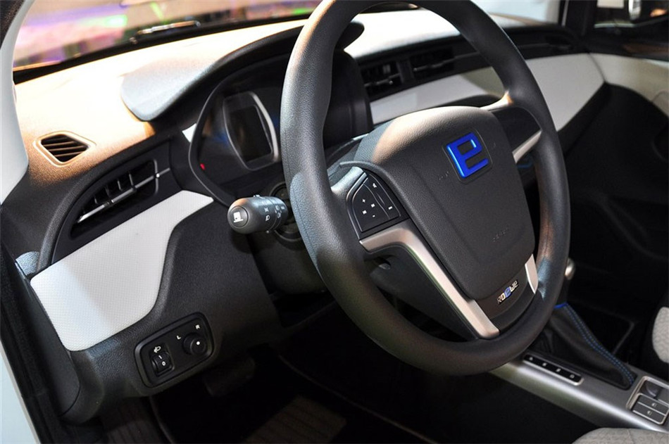 荣威E50 2013款 基本型 内饰