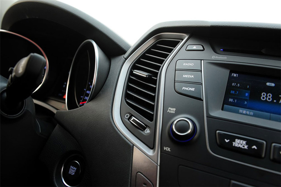 2013款新胜达2.4L自动四驱GLS