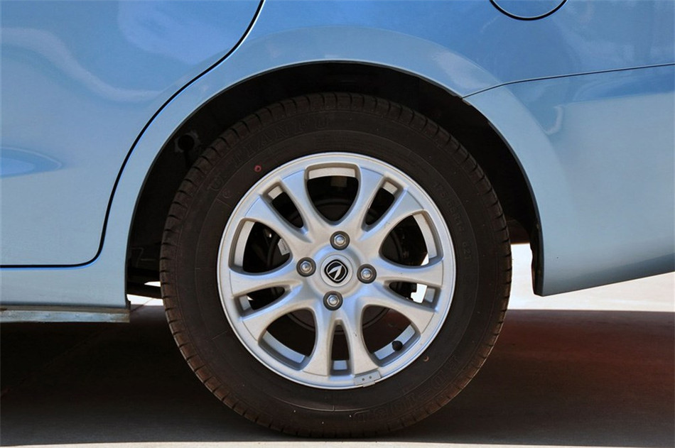 2012款 1.3L MT 舒适型 其他