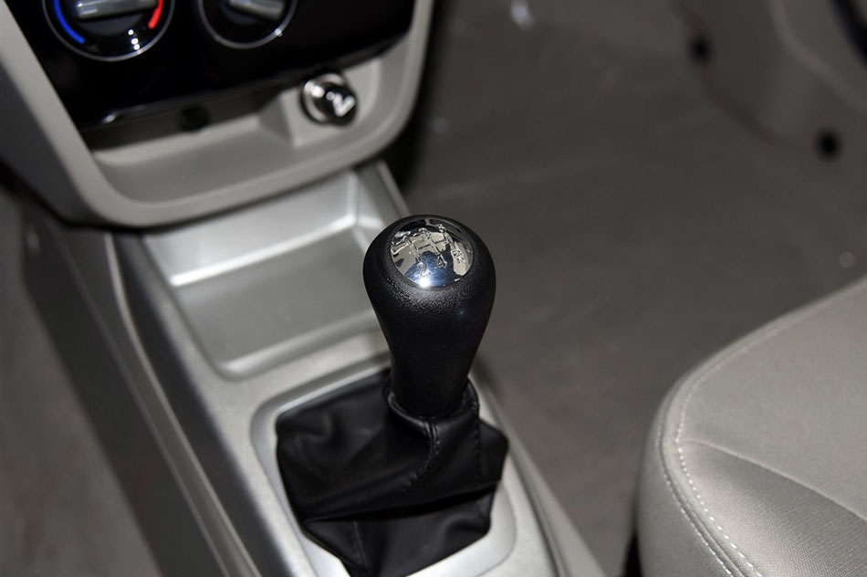 2015款 1.4L 手动美满型 内饰