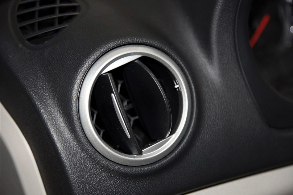 2015款 1.4L 手动美满型 内饰