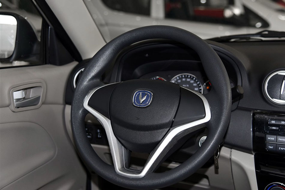 2015款 1.4L 手动美满型 内饰