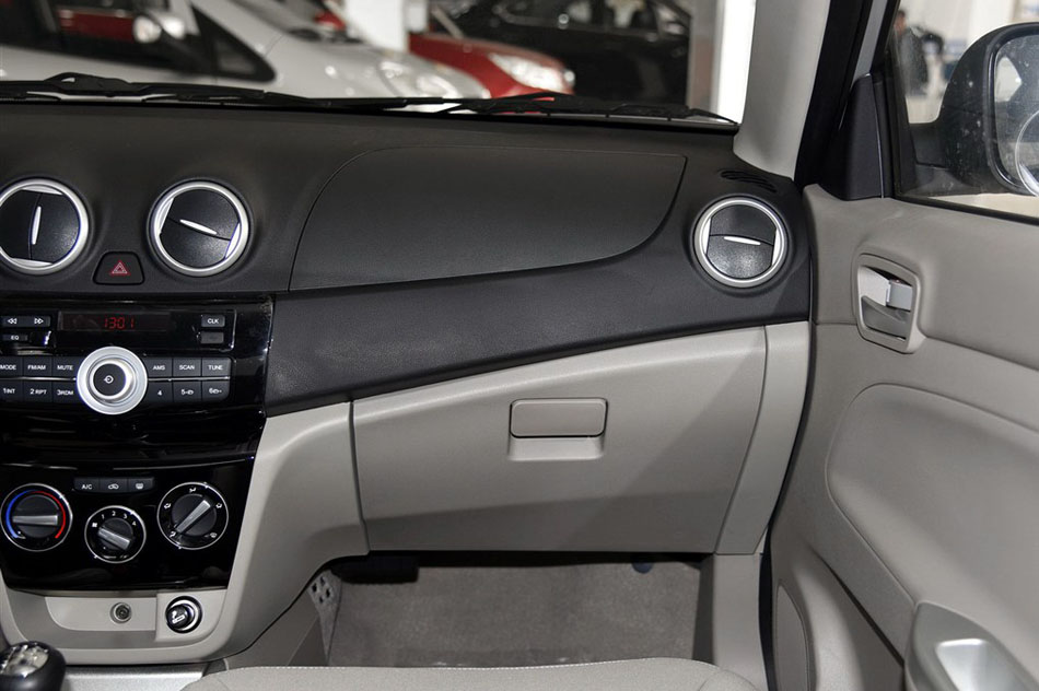 2015款 1.4L 手动美满型 内饰