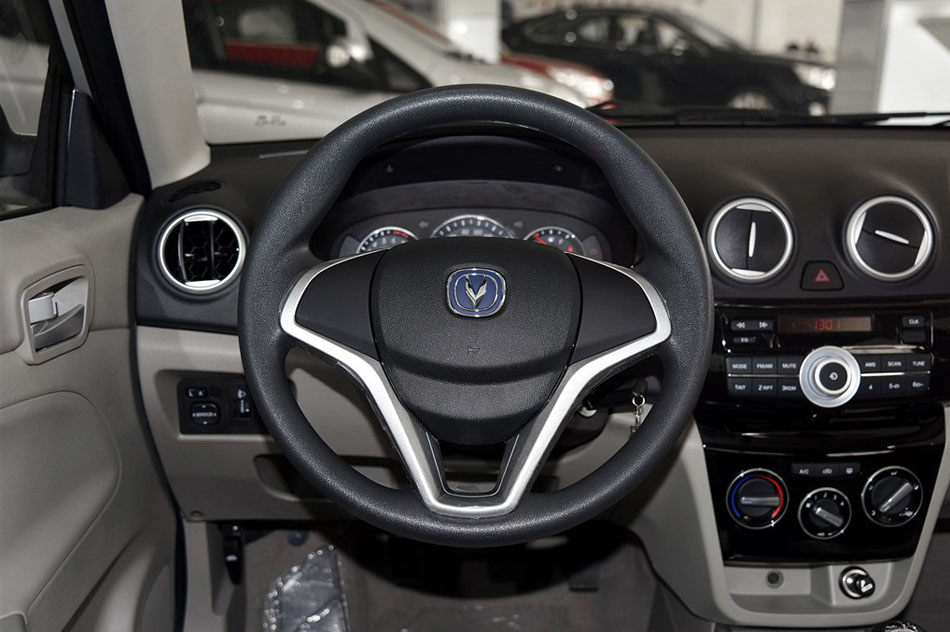 2015款 1.4L 手动美满型 内饰