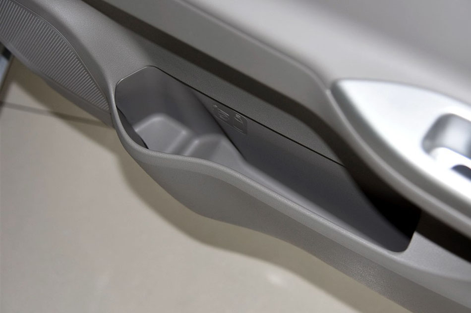 2015款 1.4L 手动美满型 座椅空间