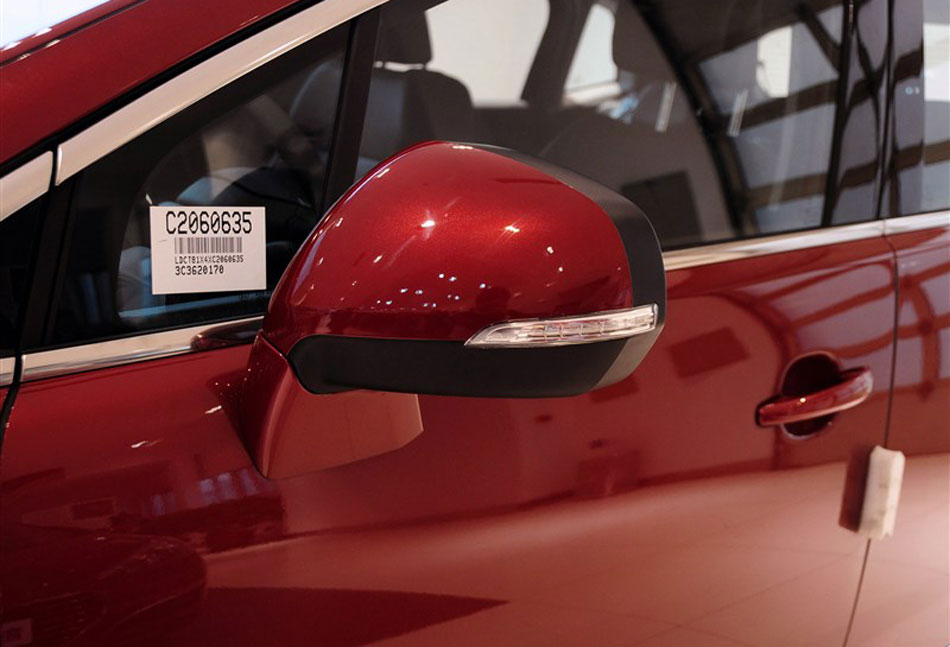 2013款东风标志3008 2.0L 自动潮流版