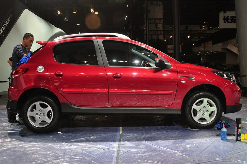 2013款标致207 CROSS 1.6L手动驭乐型