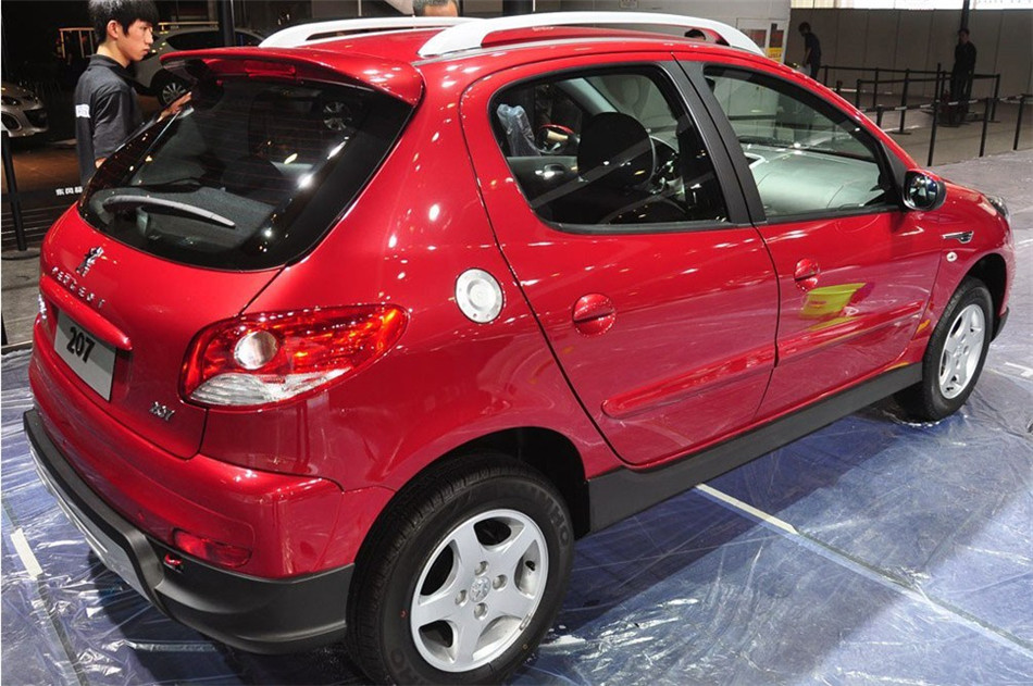 2013款标致207 CROSS 1.6L手动驭乐型