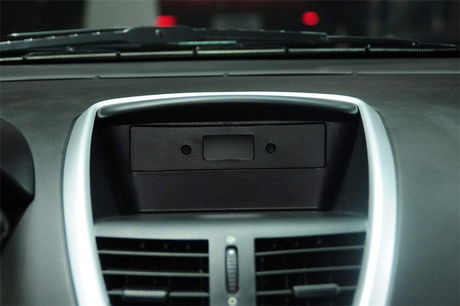 2013款标致207 CROSS 1.6L手动驭乐型