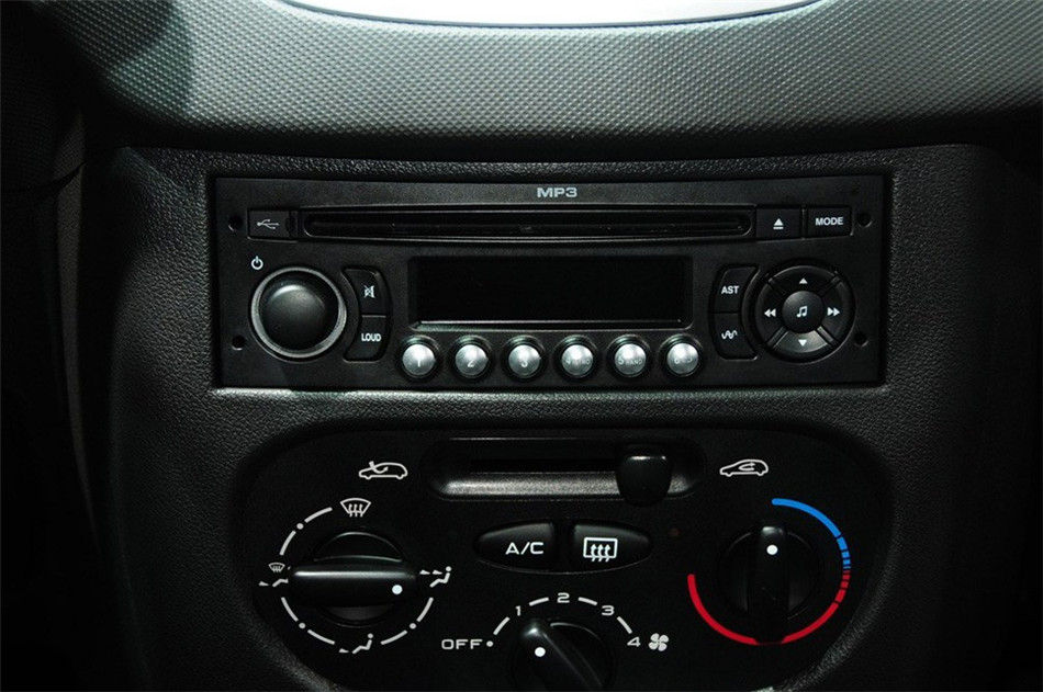 2013款标致207 CROSS 1.6L手动驭乐型