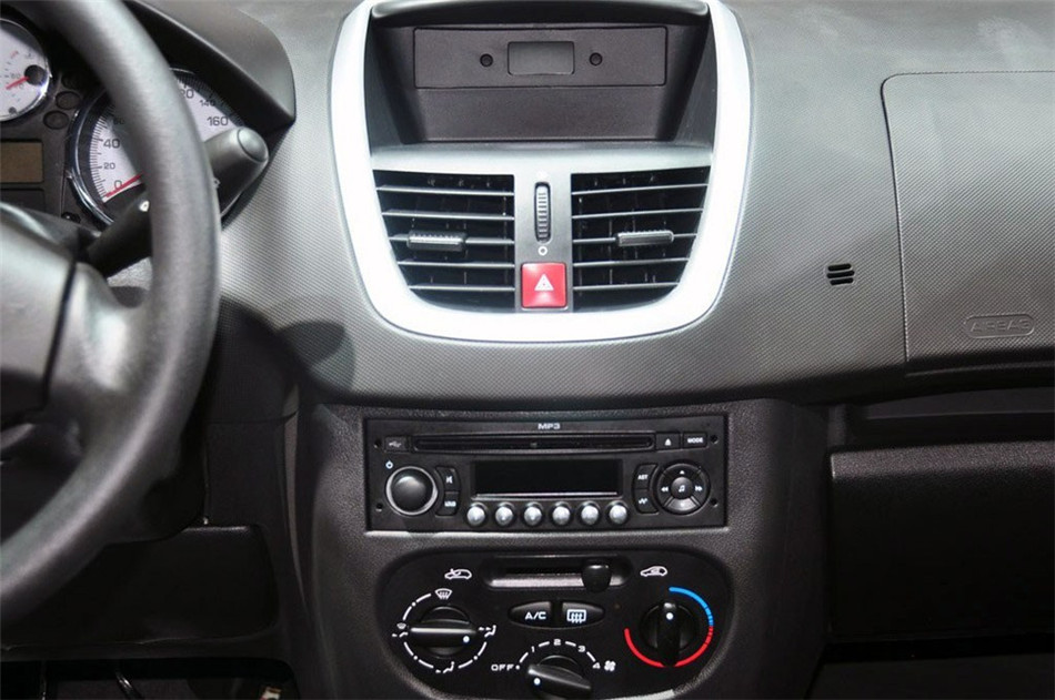 2013款标致207 CROSS 1.6L手动驭乐型