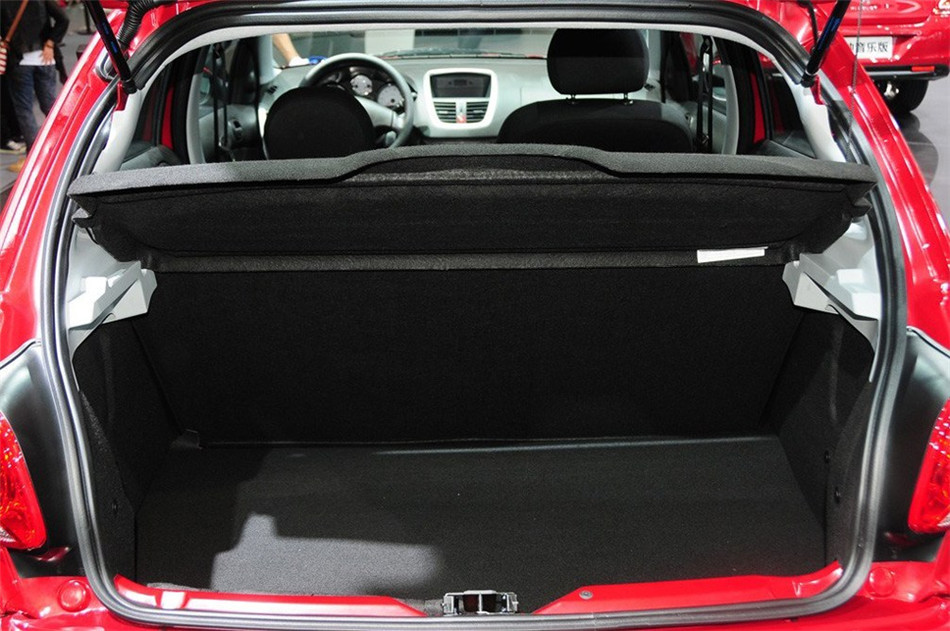 2013款标致207 CROSS 1.6L手动驭乐型