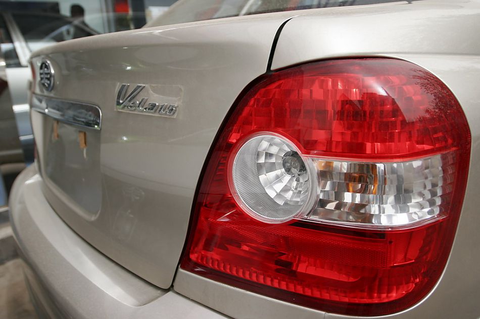 天津一汽威乐尾灯