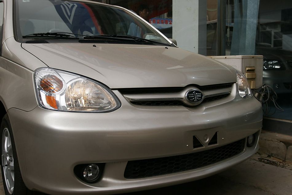 天津一汽威乐前脸