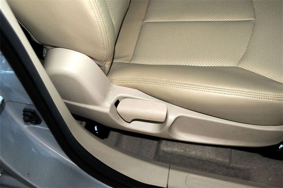 海马M3 2013款 1.5L MT 精英型 空间