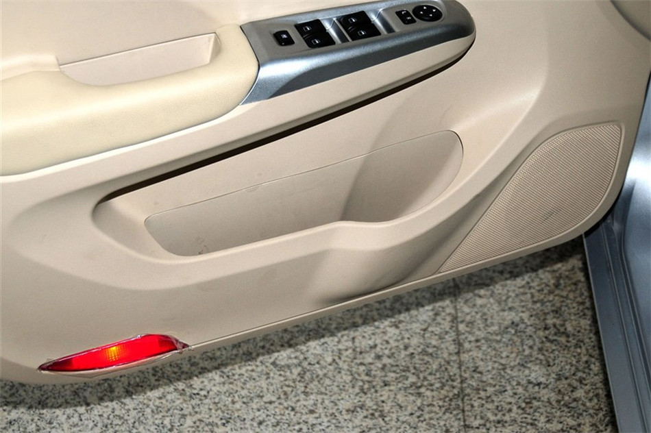 海马M3 2013款 1.5L MT 精英型 空间