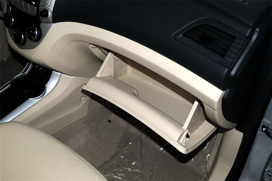 海马M3 2013款 1.5L MT 精英型 内饰