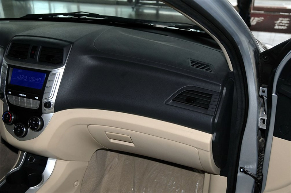 海马M3 2013款 1.5L MT 精英型 内饰