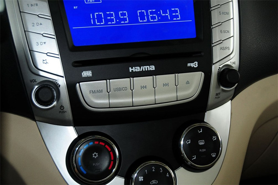 海马M3 2013款 1.5L MT 精英型 内饰