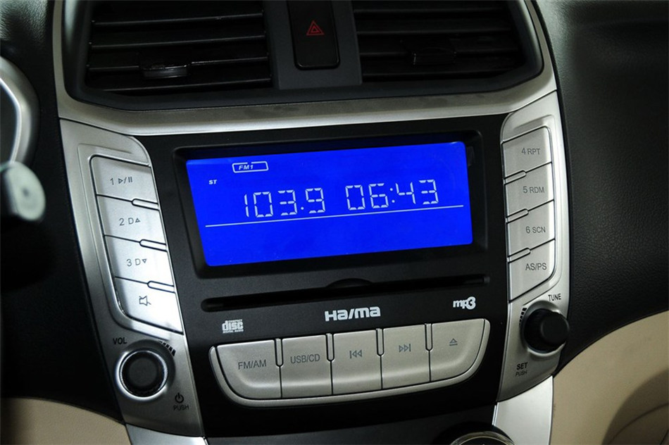 海马M3 2013款 1.5L MT 精英型 内饰