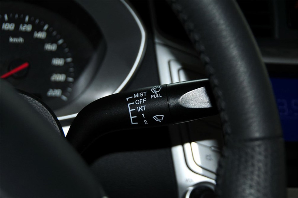 海马M3 2013款 1.5L MT 精英型 内饰