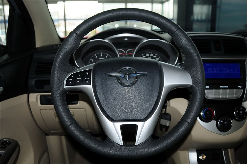 海马M3 2013款 1.5L MT 精英型 内饰