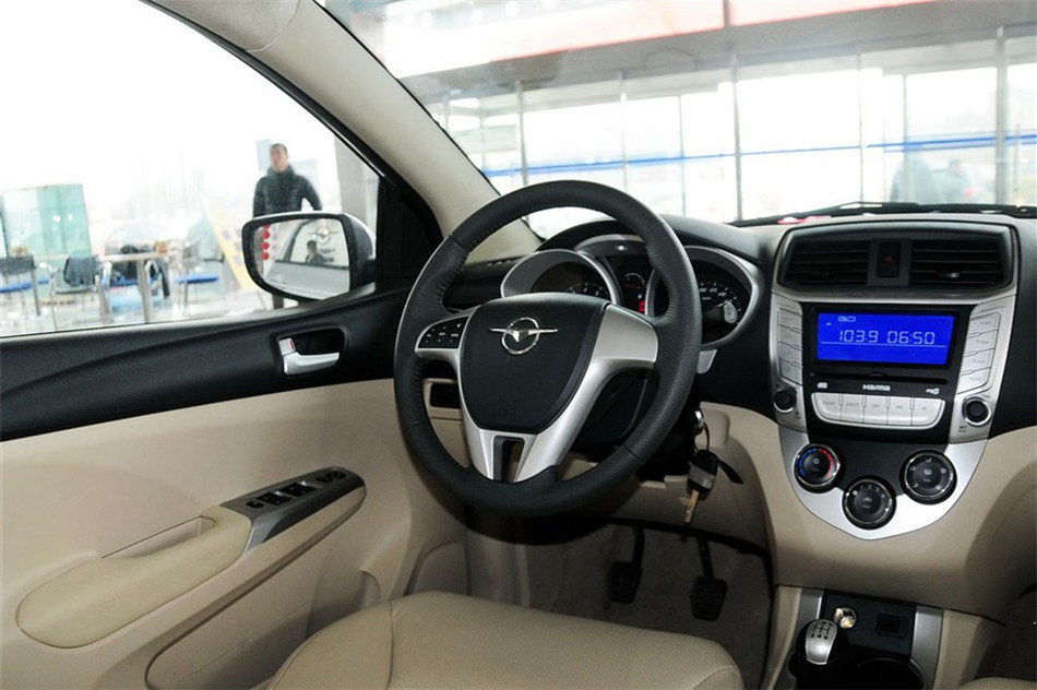 海马M3 2013款 1.5L MT 精英型 内饰