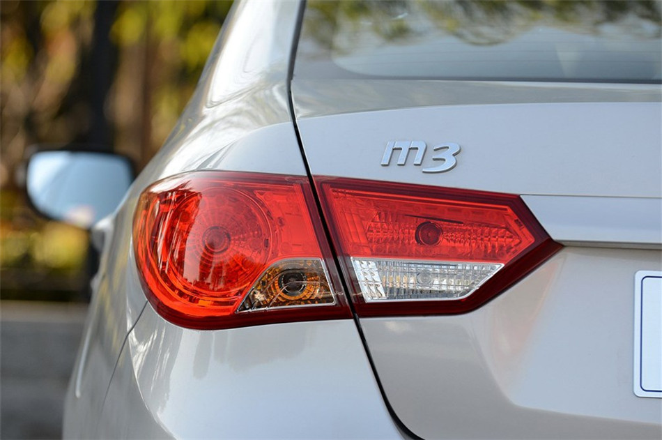 2014款海马M3 1.5L CVT精英型