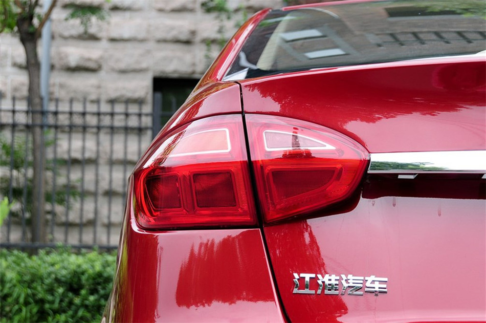 2013款和悦A30 1.5L手动豪华型