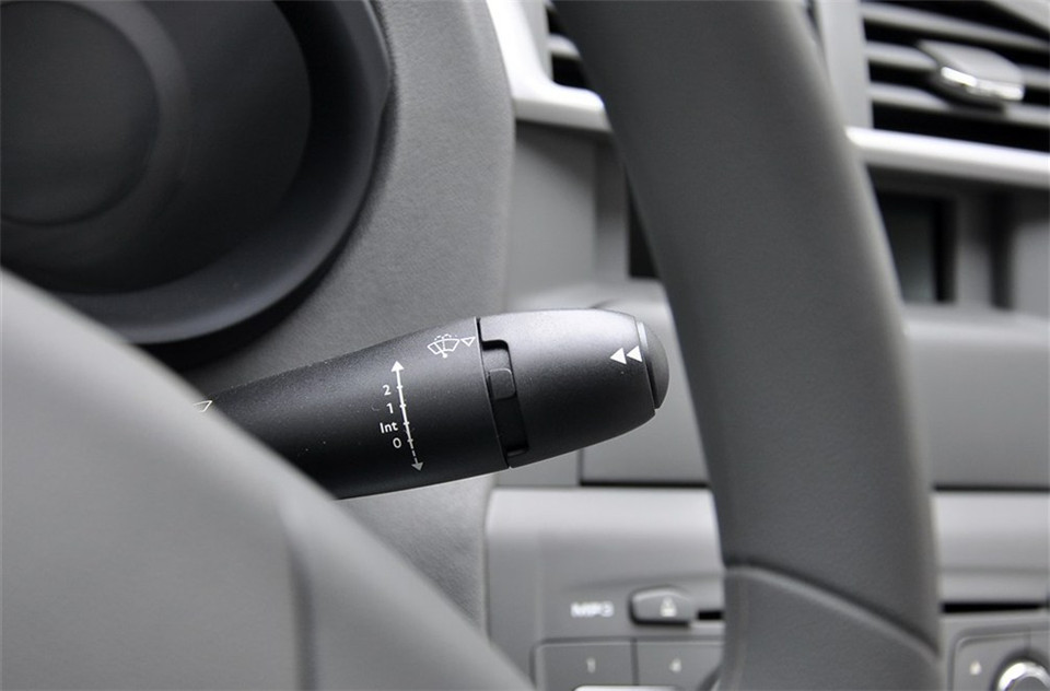 2013款 1.6THP AT 劲智版