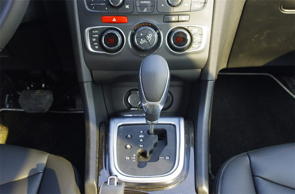 2013款 1.6THP AT 劲智版