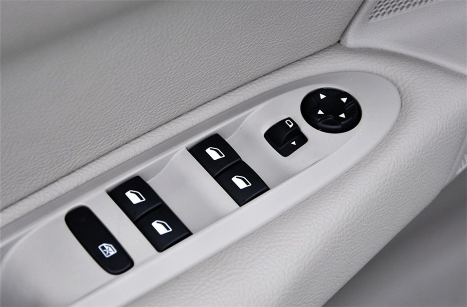 2013款 1.6THP AT 劲智版