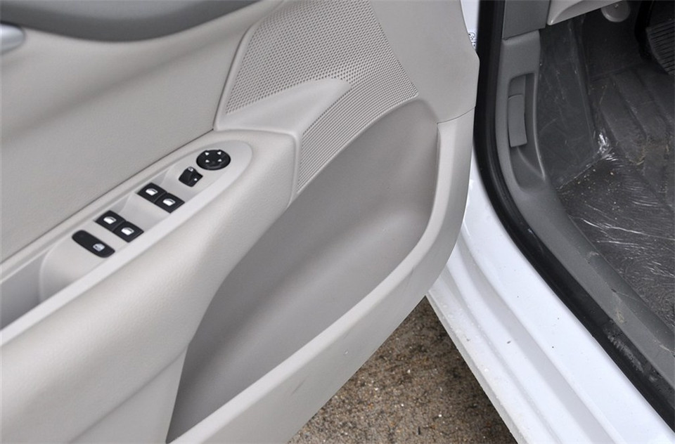 2013款 1.6THP AT 劲智版