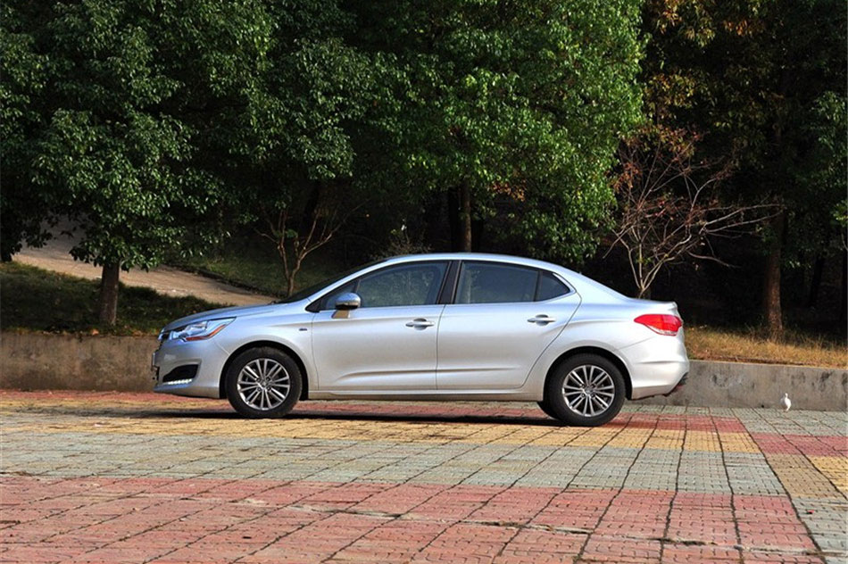 2014款雪铁龙C4L 1.8L手动智驱版劲智型