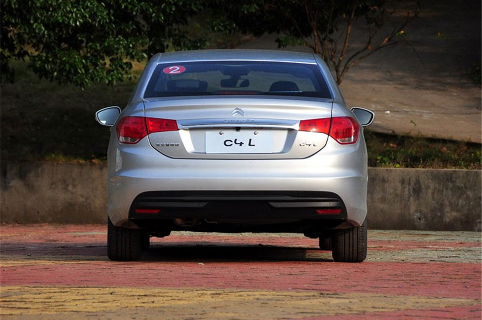 2014款雪铁龙C4L 1.8L手动智驱版劲智型