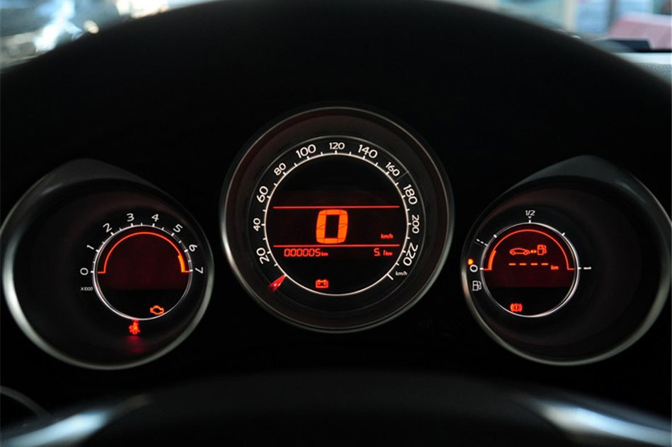 2014款雪铁龙C4L 1.8L手动智驱版劲智型