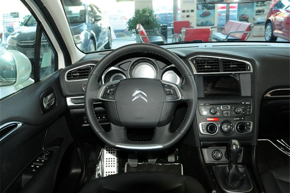 2014款雪铁龙C4L 1.8L手动智驱版劲智型