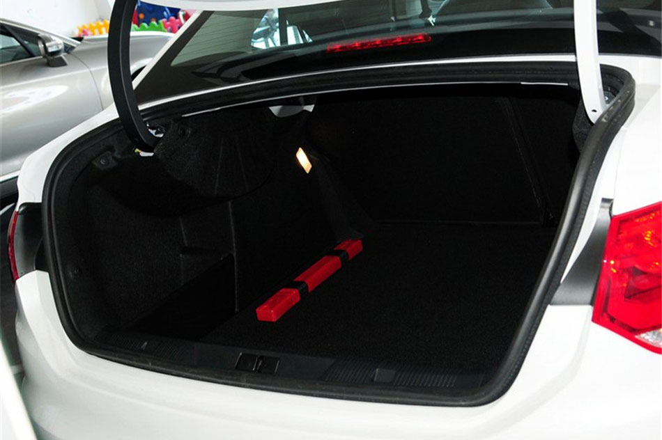 2014款雪铁龙C4L 1.8L手动智驱版劲智型