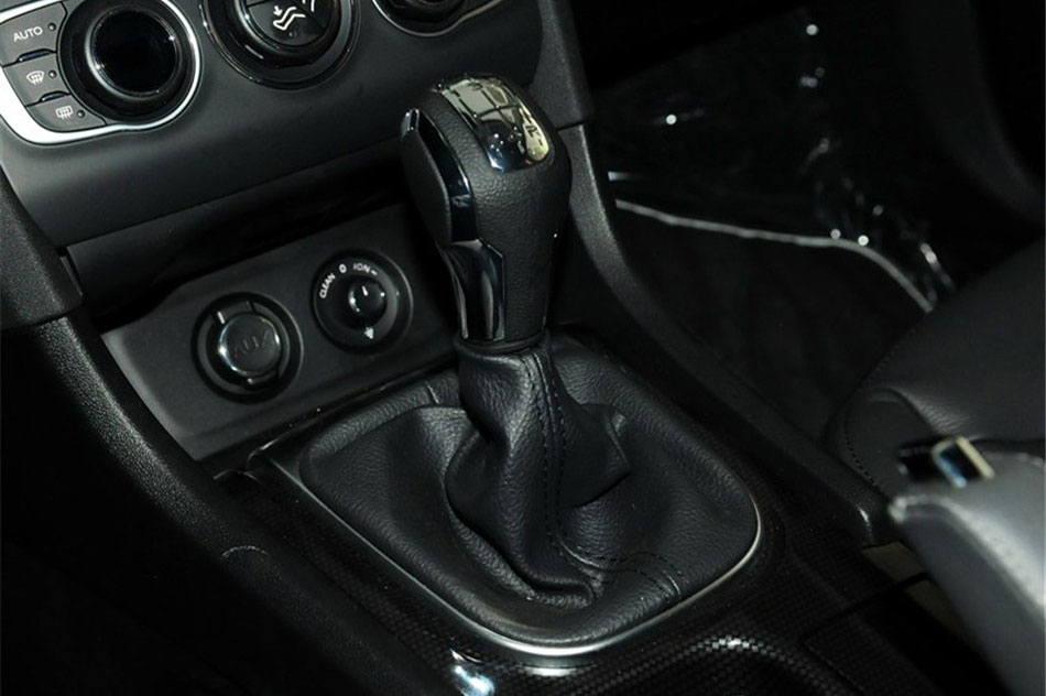 2014款雪铁龙C4L 1.8L手动智驱版劲智型