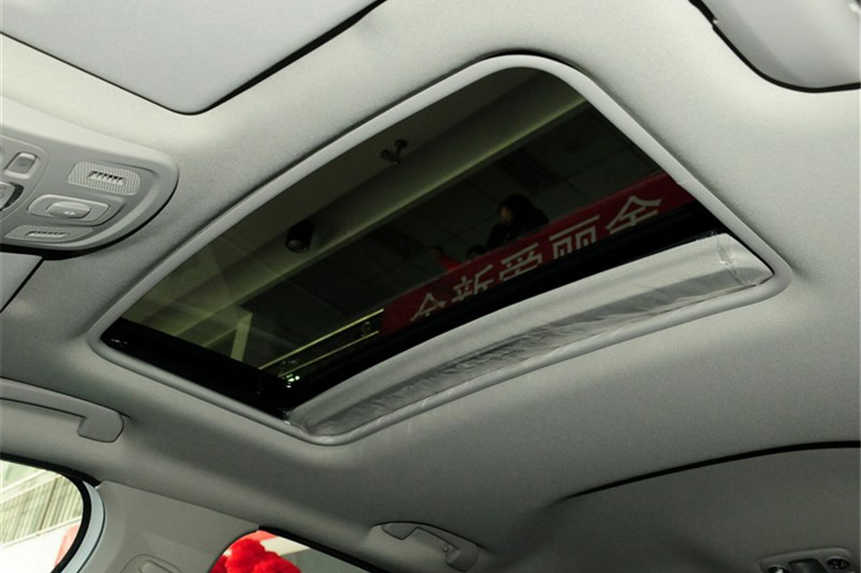 2014款雪铁龙C4L 1.8L手动智驱版劲智型