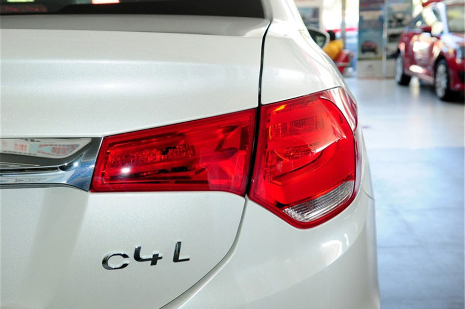 2014款雪铁龙C4L 1.8L手动智驱版劲智型