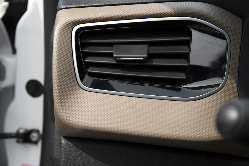 2019款 230THP 自动领先型 内饰