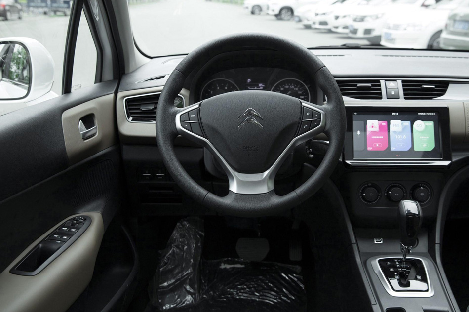 2019款 230THP 自动领先型 内饰