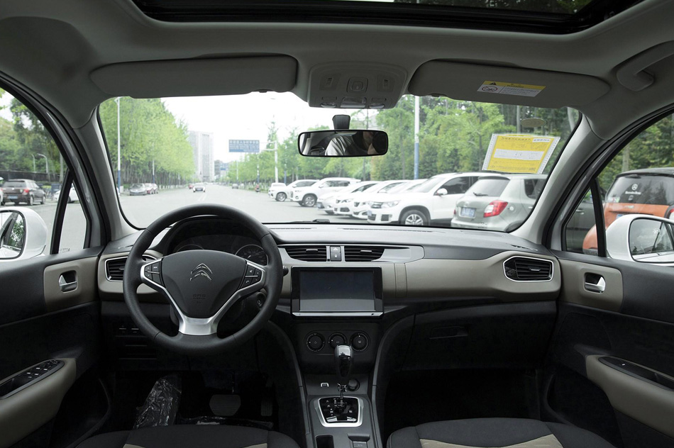 2019款 230THP 自动领先型 内饰