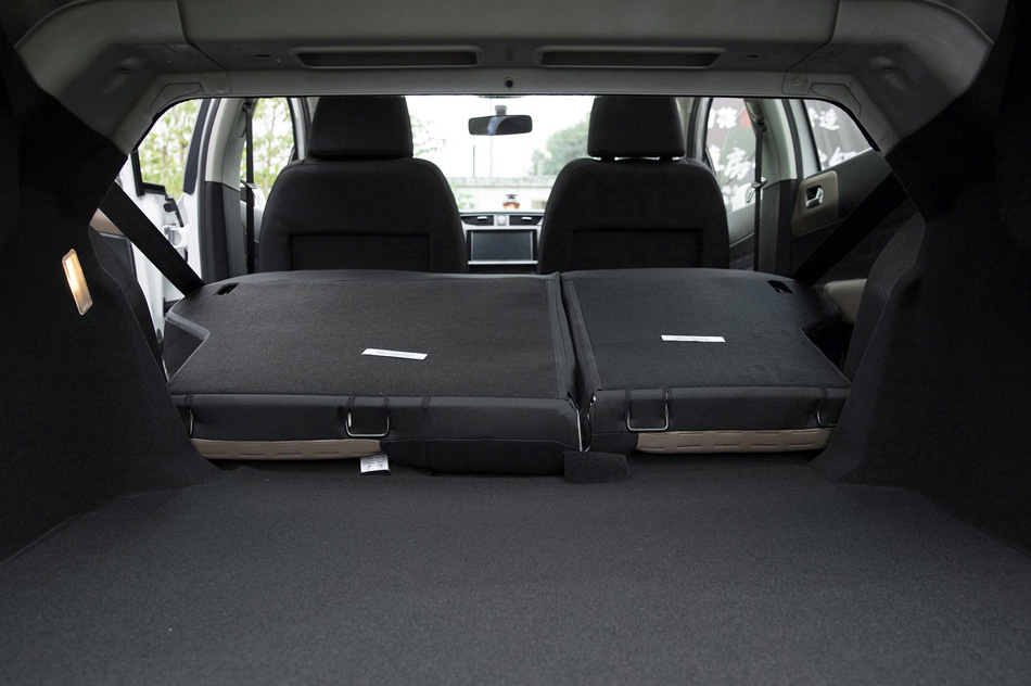 2019款 230THP 自动领先型 座椅空间