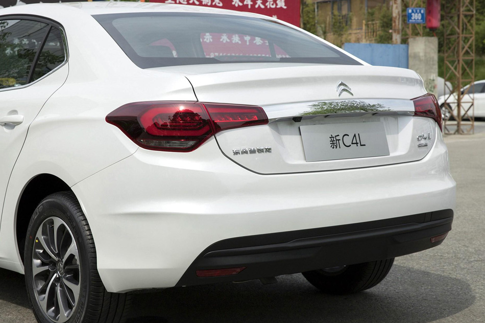 2019款 230THP 自动领先型 细节