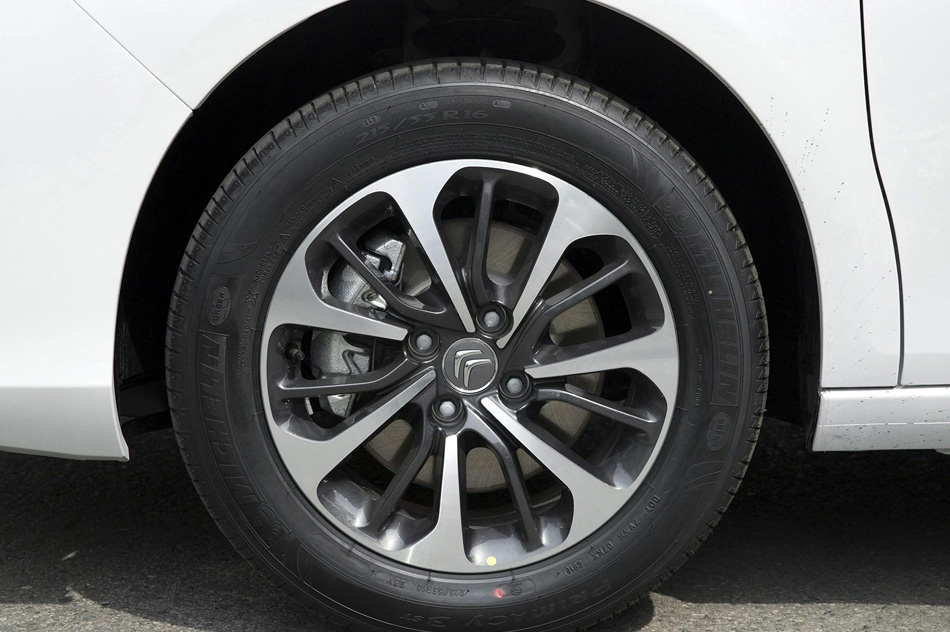 2019款 230THP 自动领先型 细节