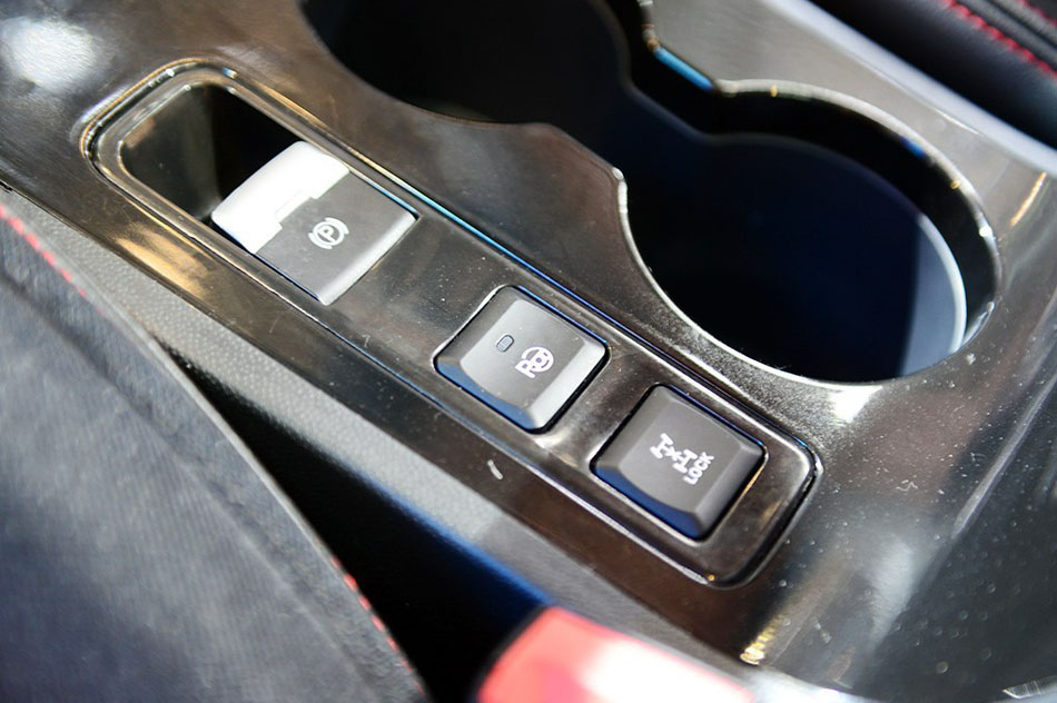 2014款 1.5T 自动基本型 座椅空间