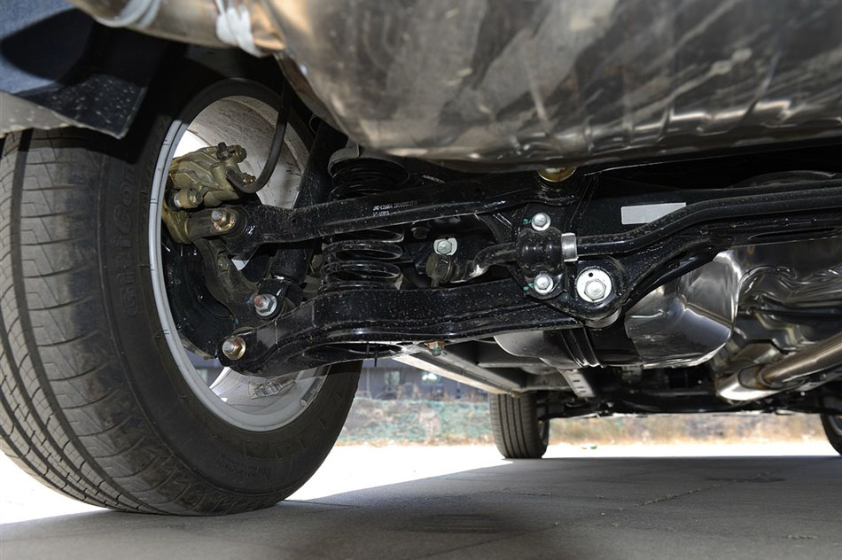 2015款 1.5TGDI 手动豪华型 引擎底盘